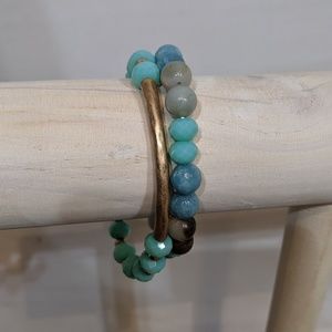 AMAZONITE AND MINT BEADED WITH GOLDTONE BAR BRACEL